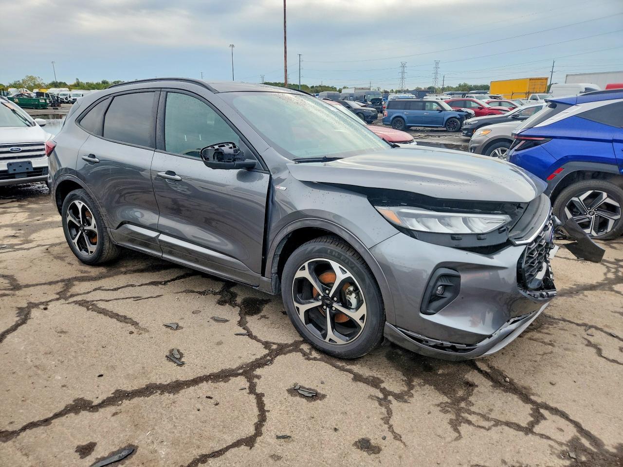 2024 FORD ESCAPE ST LINE SELECT — Фото 4 из 12