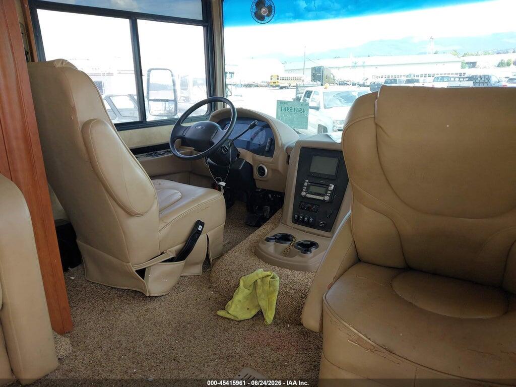 1F66F5DY1B0A05266 2011 FORD F53 photo no. 5