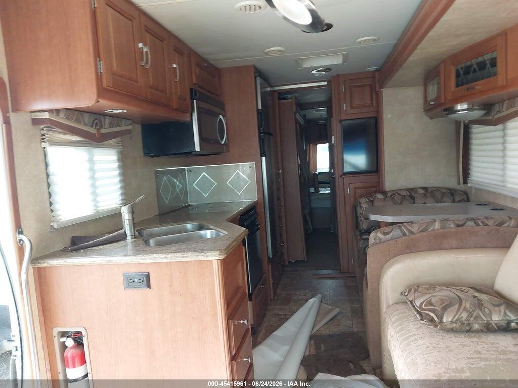 1F66F5DY1B0A05266 2011 FORD F53 photo no. 8