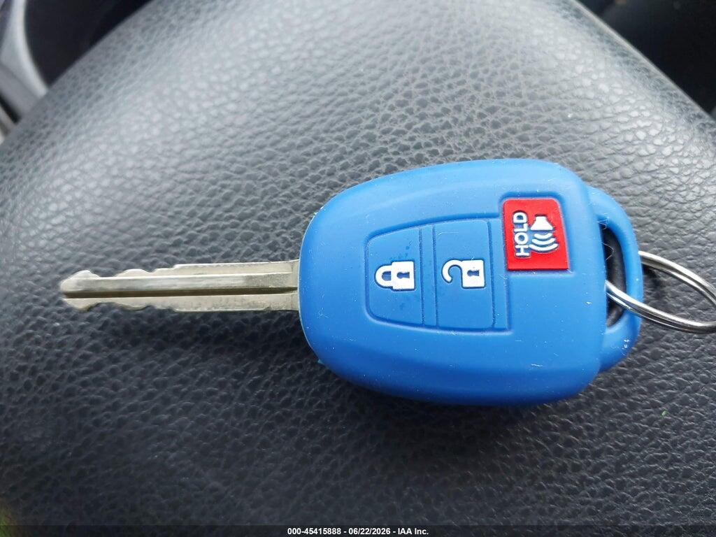 2T3RFREV9FW365229 2015 TOYOTA RAV4 photo no. 11