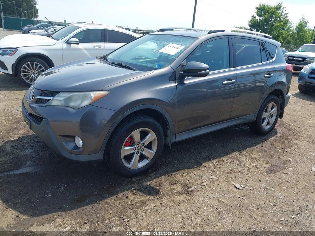 2T3RFREV9FW365229 2015 TOYOTA RAV4 photo no. 2