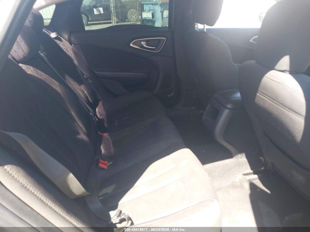 1C3CCCAB5FN587740 2015 CHRYSLER 200 photo no. 8