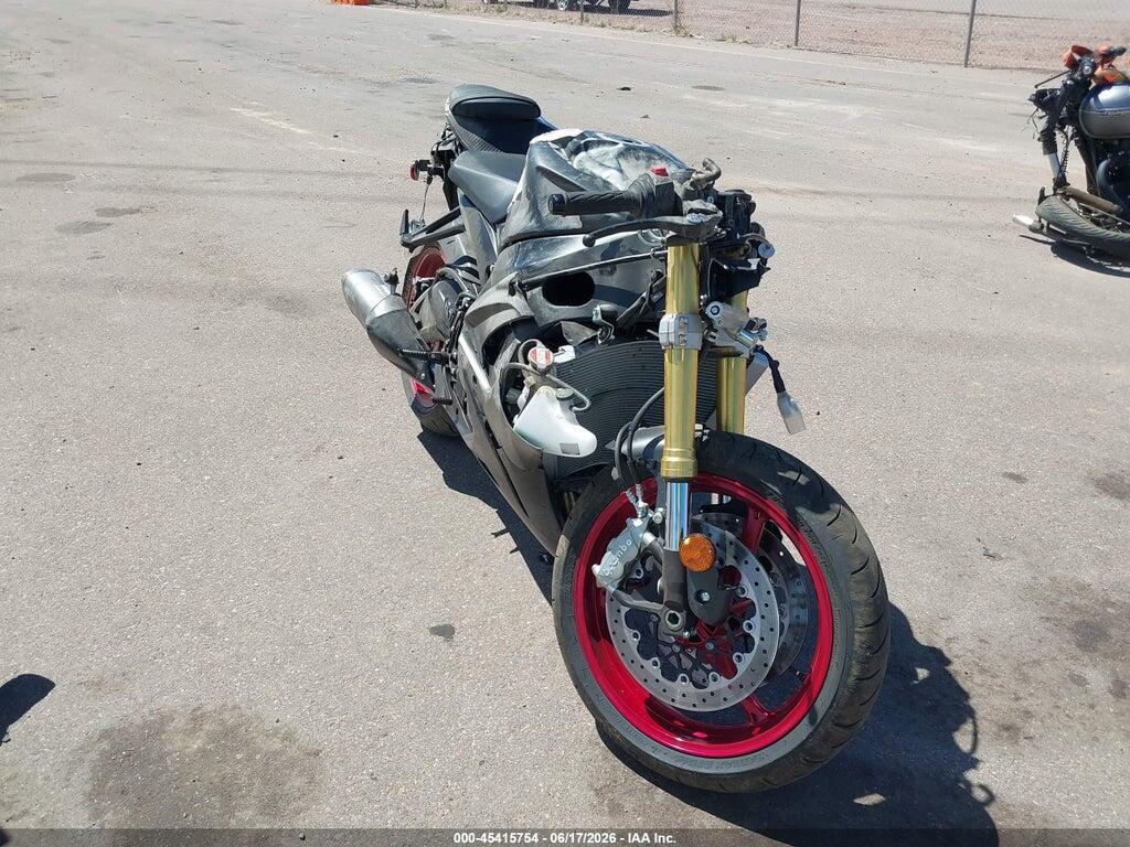 JS1GR7MA6T7101002 2026 SUZUKI GSX-R750 photo no. 2