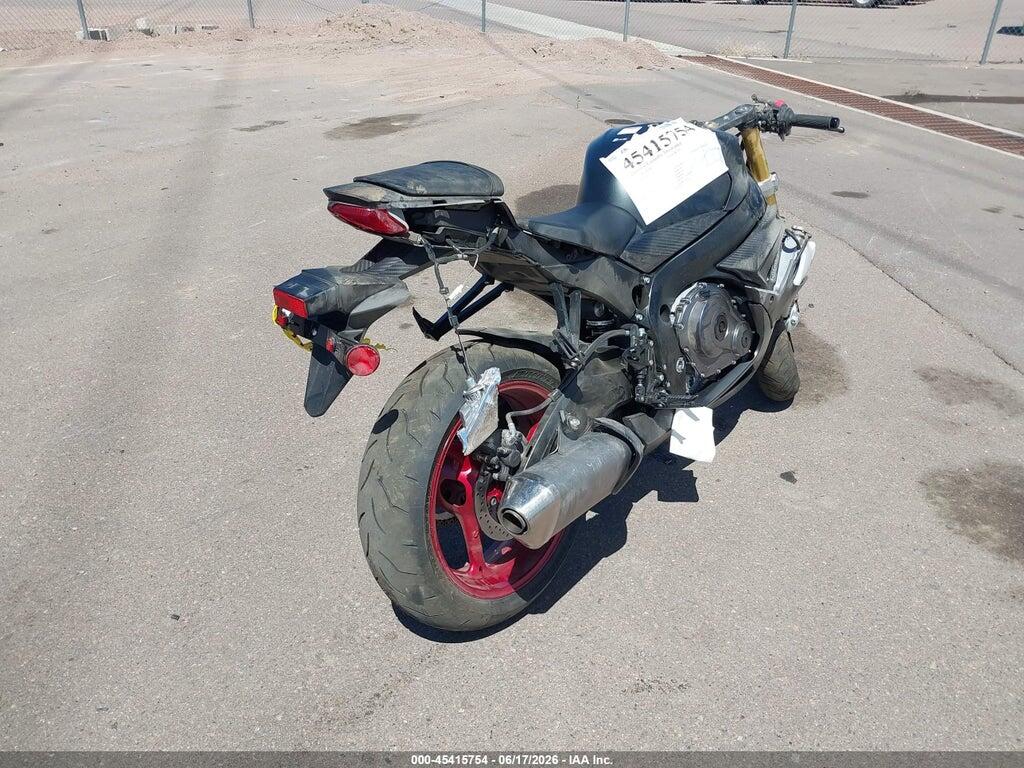 JS1GR7MA6T7101002 2026 SUZUKI GSX-R750 photo no. 3