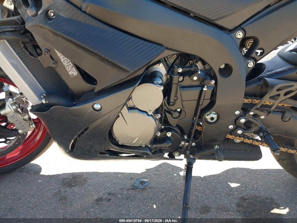 JS1GR7MA6T7101002 2026 SUZUKI GSX-R750 photo no. 8