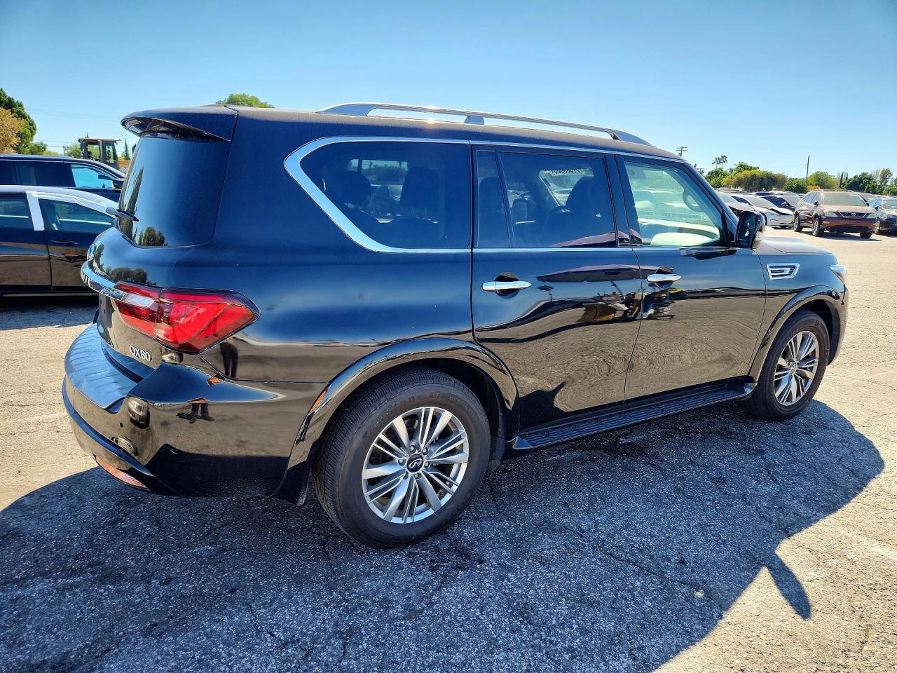 2021 INFINITI QX80 LUXE — Фото 3 из 13