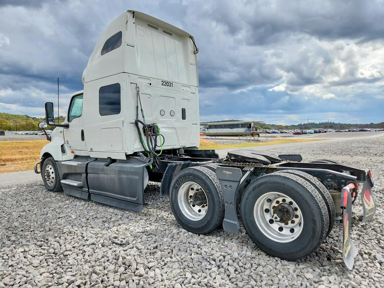 2022 INTERNATIONAL LT625 SEMI TRUCK — Фото 2 из 14
