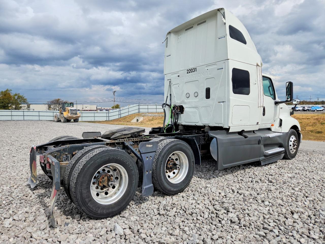 2022 INTERNATIONAL LT625 SEMI TRUCK — Фото 3 из 14