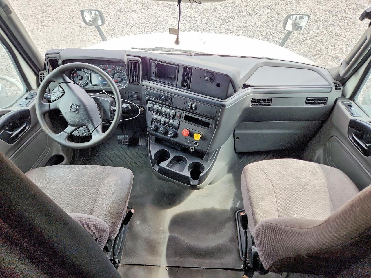 2022 INTERNATIONAL LT625 SEMI TRUCK — Фото 8 из 14