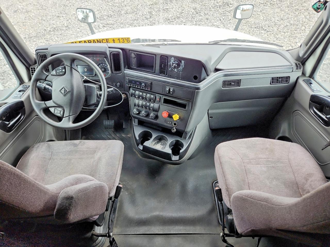 2022 INTERNATIONAL LT625 SEMI TRUCK — Фото 8 из 14