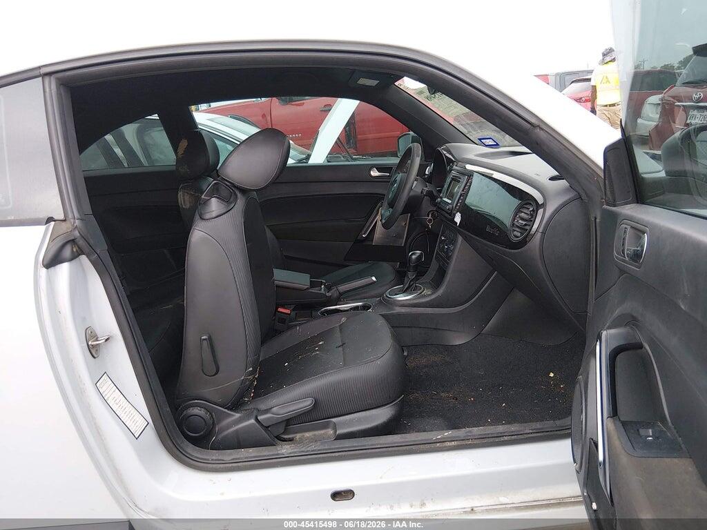 3VWF17ATXHM623236 2017 VOLKSWAGEN BEETLE photo no. 5