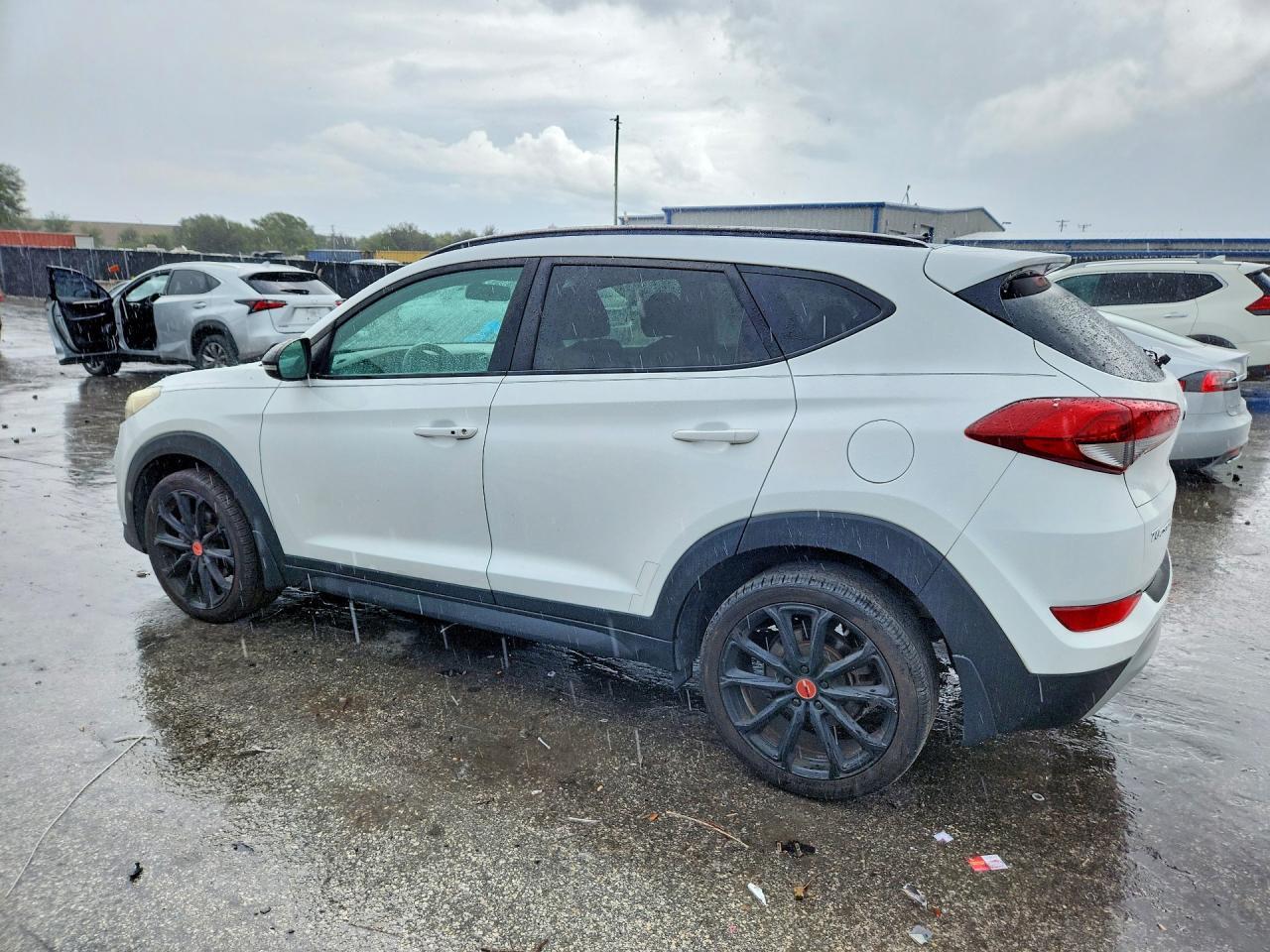 2017 HYUNDAI TUCSON NIGHT — Фото 2 из 13