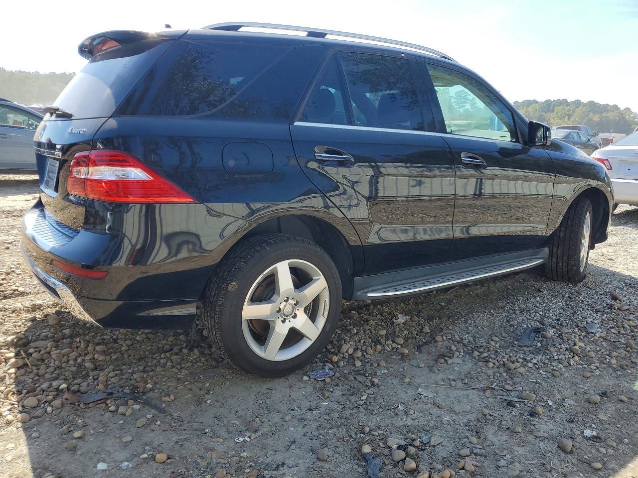 2013 MERCEDES-BENZ ML 550 4MATIC — Фото 3 из 13