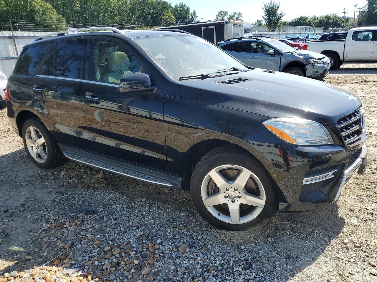 2013 MERCEDES-BENZ ML 550 4MATIC — Фото 4 из 13