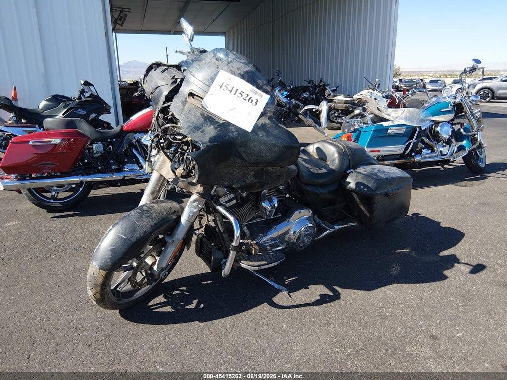 1HD1KRC36HB664018 2017 HARLEY-DAVIDSON FLHXS photo no. 2