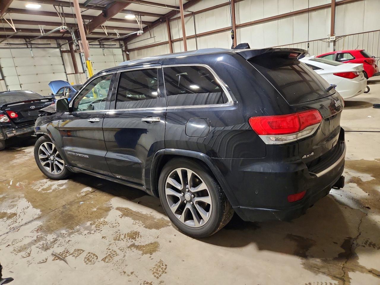 2017 JEEP GRAND CHEROKEE OVERLAND — Фото 2 из 13