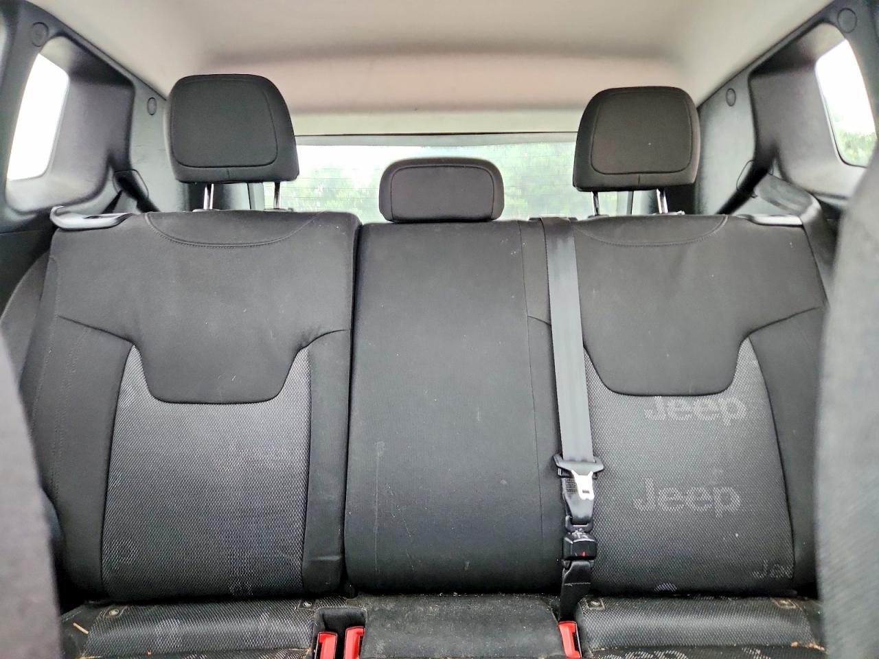 2017 JEEP RENEGADE LATITUDE — Фото 10 из 13