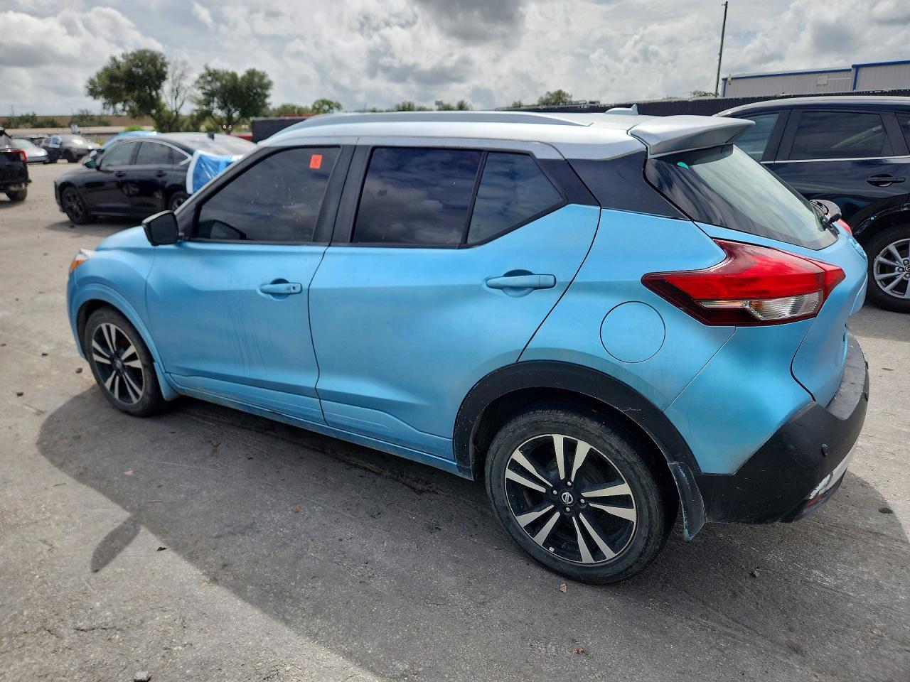 2020 NISSAN KICKS SR — Фото 2 из 13