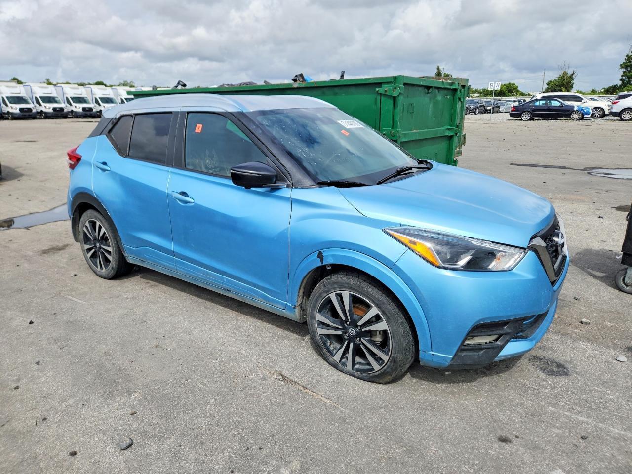 2020 NISSAN KICKS SR — Фото 4 из 13