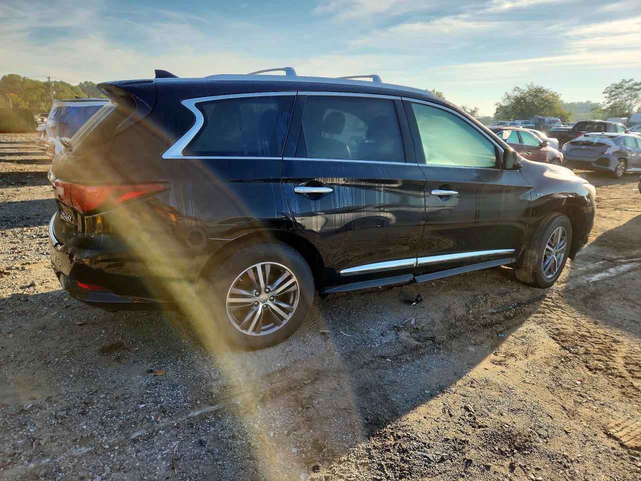 2019 INFINITI QX60 LUXE — Фото 3 из 13