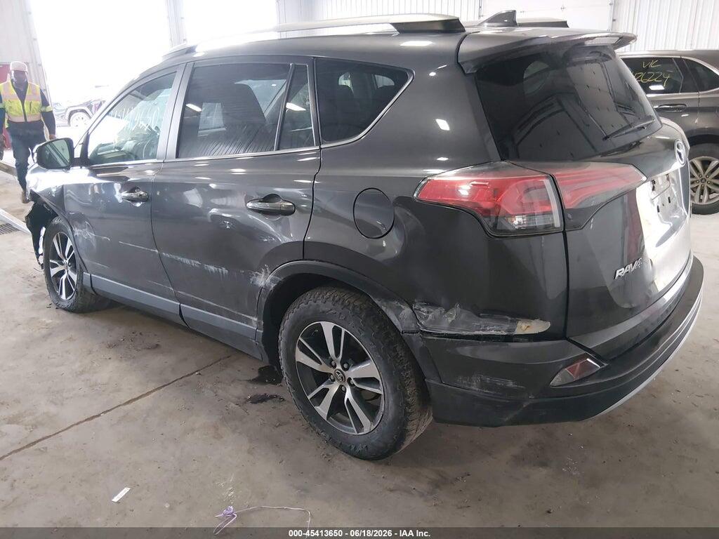 2T3RFREV4JW734622 2018 TOYOTA RAV4 photo no. 3