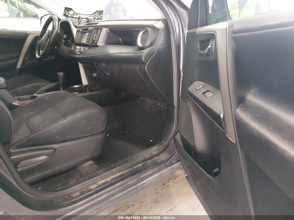 2T3RFREV4JW734622 2018 TOYOTA RAV4 photo no. 5