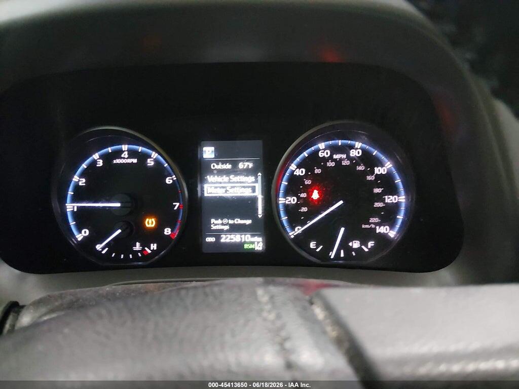2T3RFREV4JW734622 2018 TOYOTA RAV4 photo no. 7