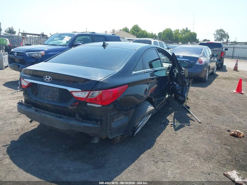 5NPEB4AC2DH784223 2013 HYUNDAI SONATA photo no. 4