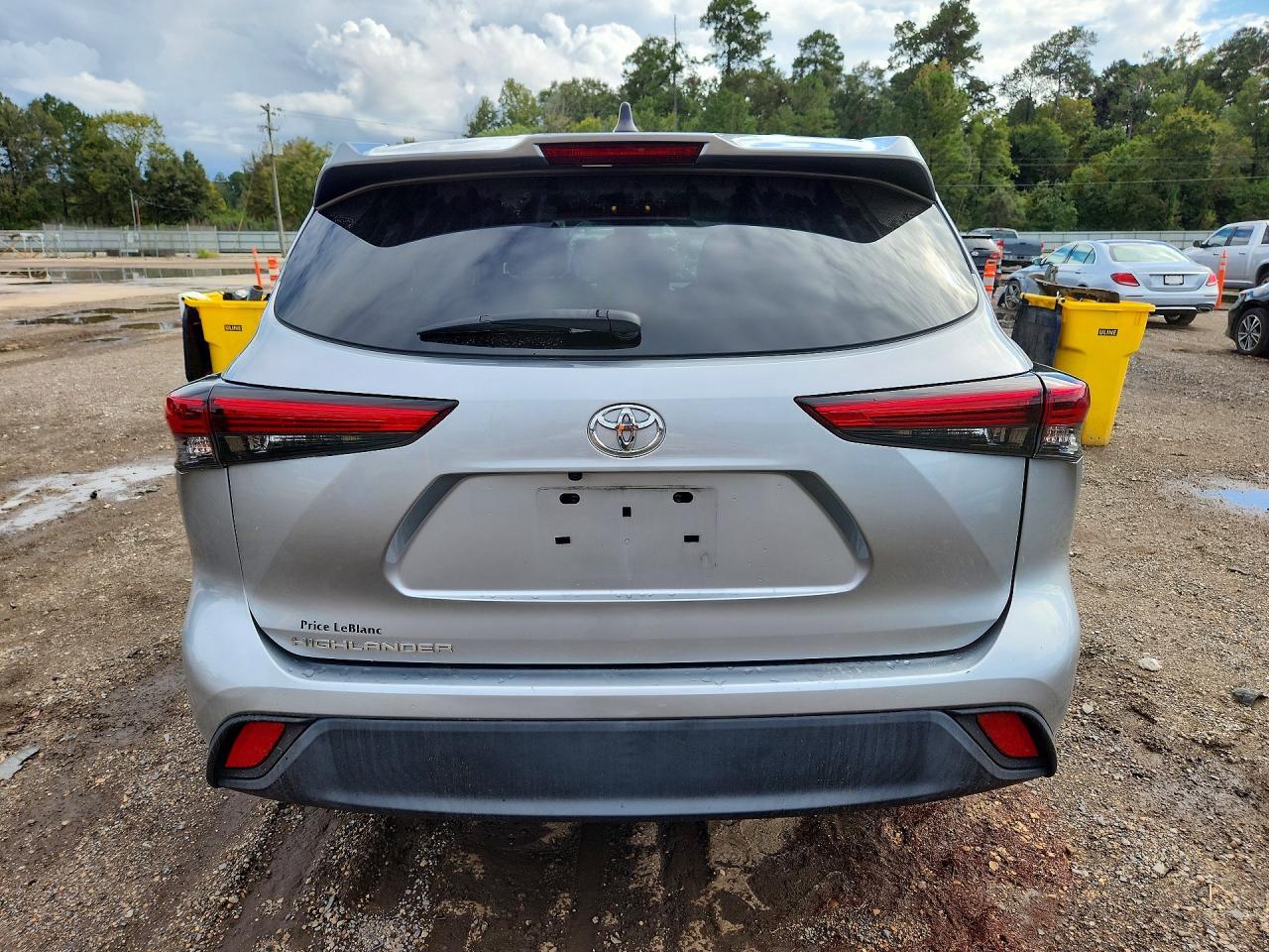 2022 TOYOTA HIGHLANDER L — Фото 6 из 13