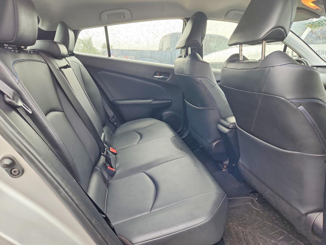 2018 TOYOTA PRIUS THREE TOURING — Фото 10 из 12