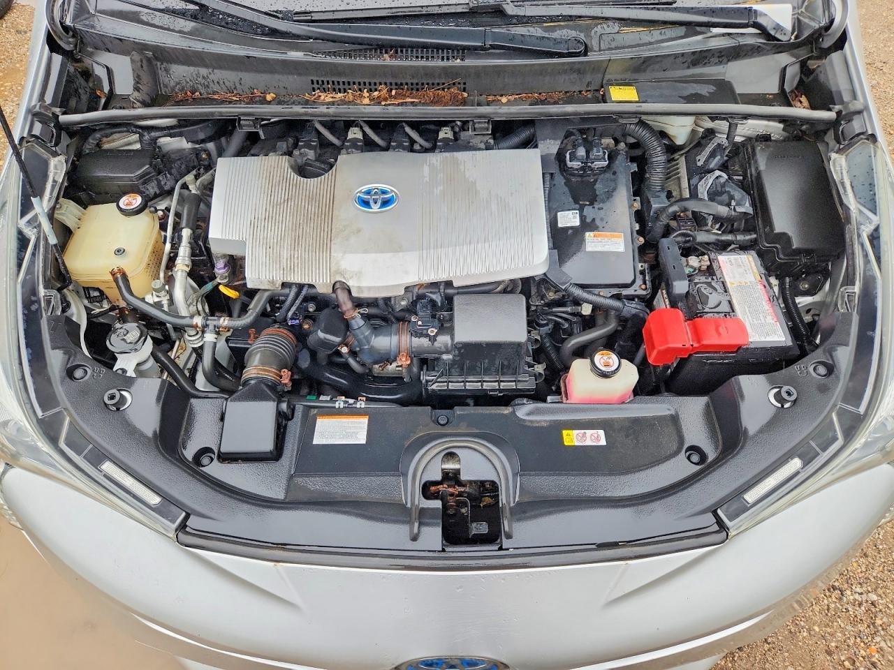 2018 TOYOTA PRIUS THREE TOURING — Фото 11 из 12