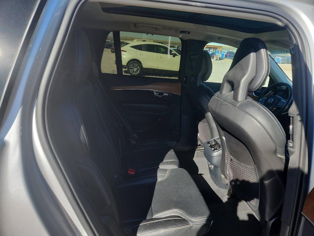2018 VOLVO XC90 T6 — Фото 10 из 12
