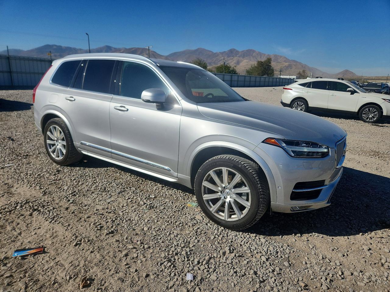 2018 VOLVO XC90 T6 — Фото 4 из 12