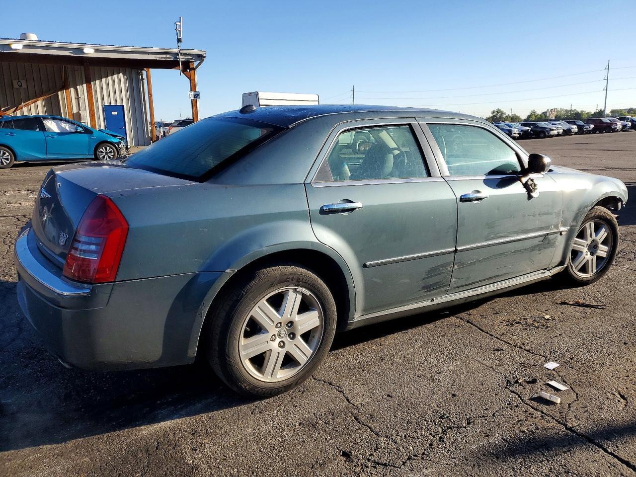 2005 CHRYSLER 300C — Фото 3 из 13