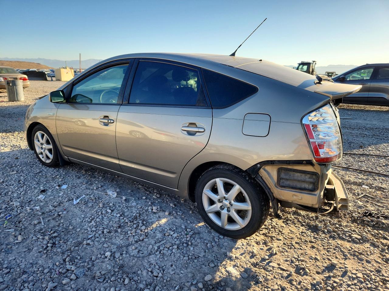2009 TOYOTA PRIUS TOURING — Фото 2 из 13