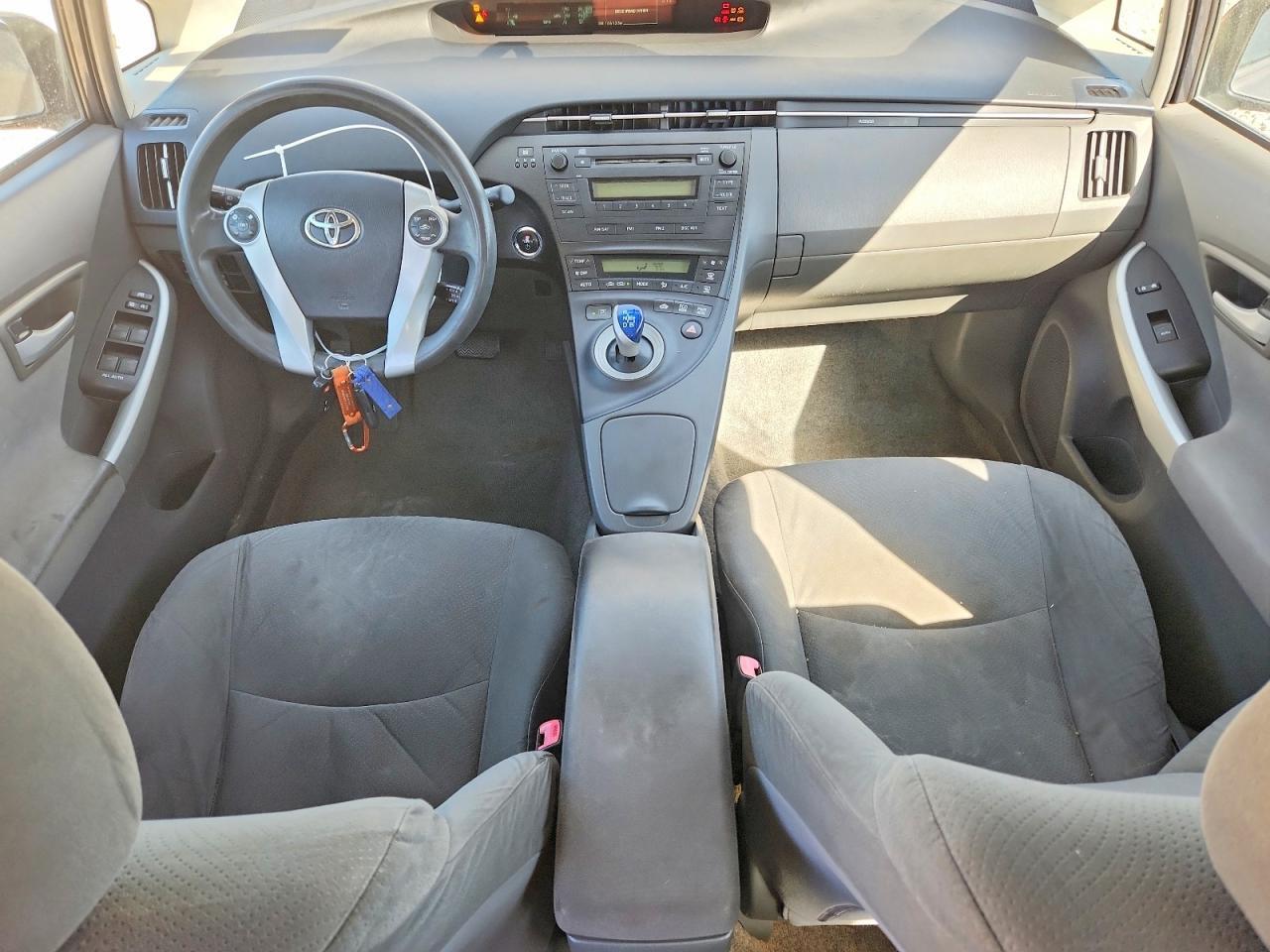 2010 TOYOTA PRIUS II — Фото 8 из 12