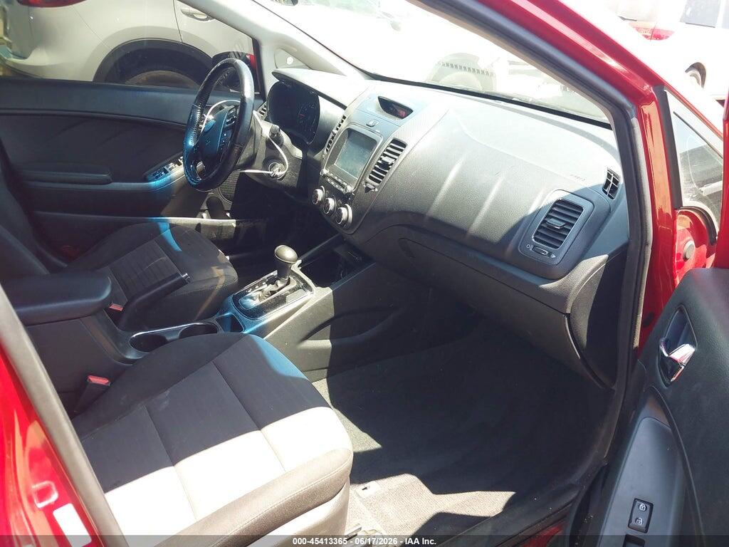3KPFL4A75JE210719 2018 KIA FORTE photo no. 5