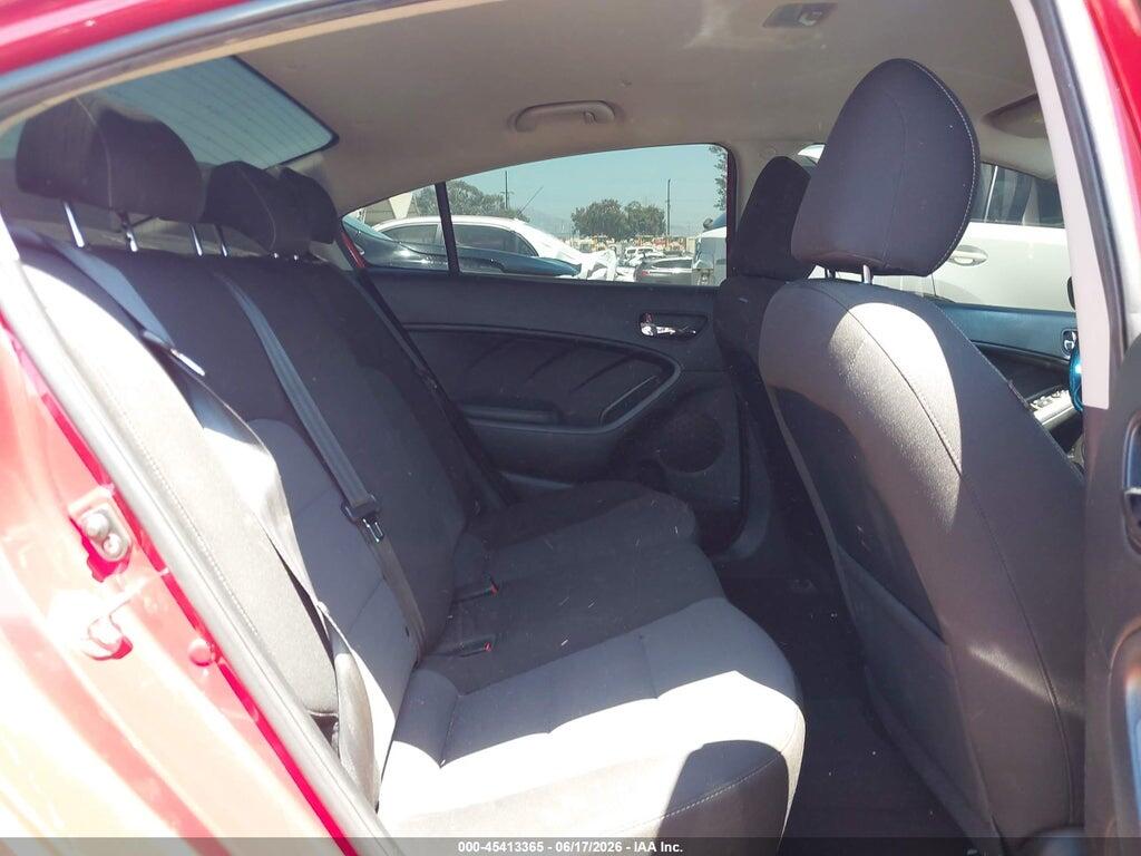 3KPFL4A75JE210719 2018 KIA FORTE photo no. 8