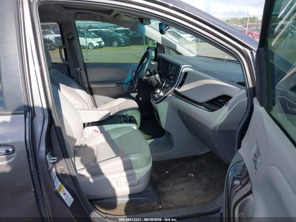5TDDZ3DC4HS153129 2017 TOYOTA SIENNA photo no. 5