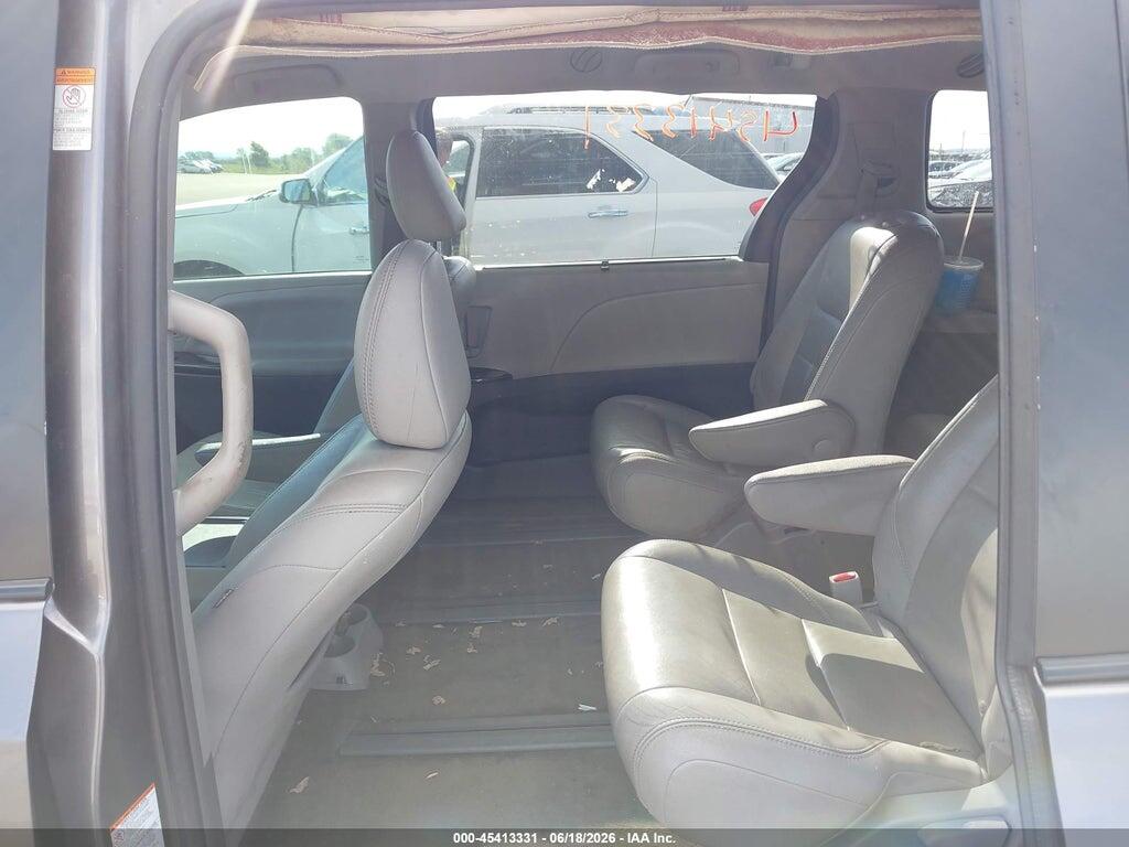 5TDDZ3DC4HS153129 2017 TOYOTA SIENNA photo no. 8