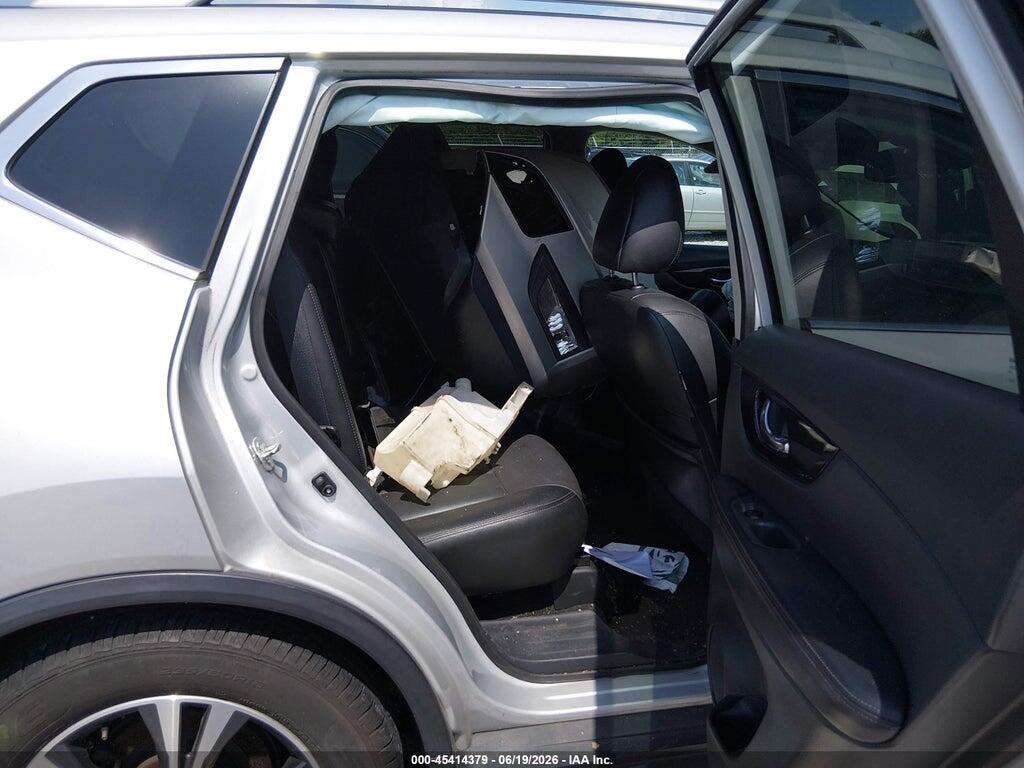 5N1AT2MT0HC874575 2017 NISSAN ROGUE photo no. 8