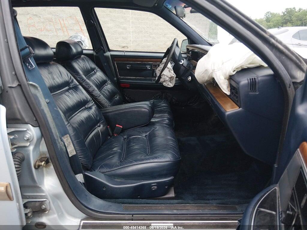 1LNLM9848LY704039 1990 LINCOLN CONTINENTAL photo no. 5