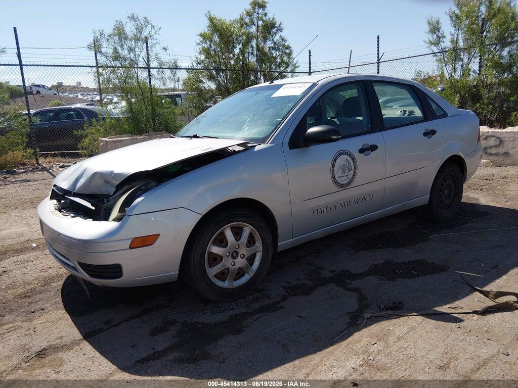 1FAFP34N35W283825 2005 FORD FOCUS photo no. 2
