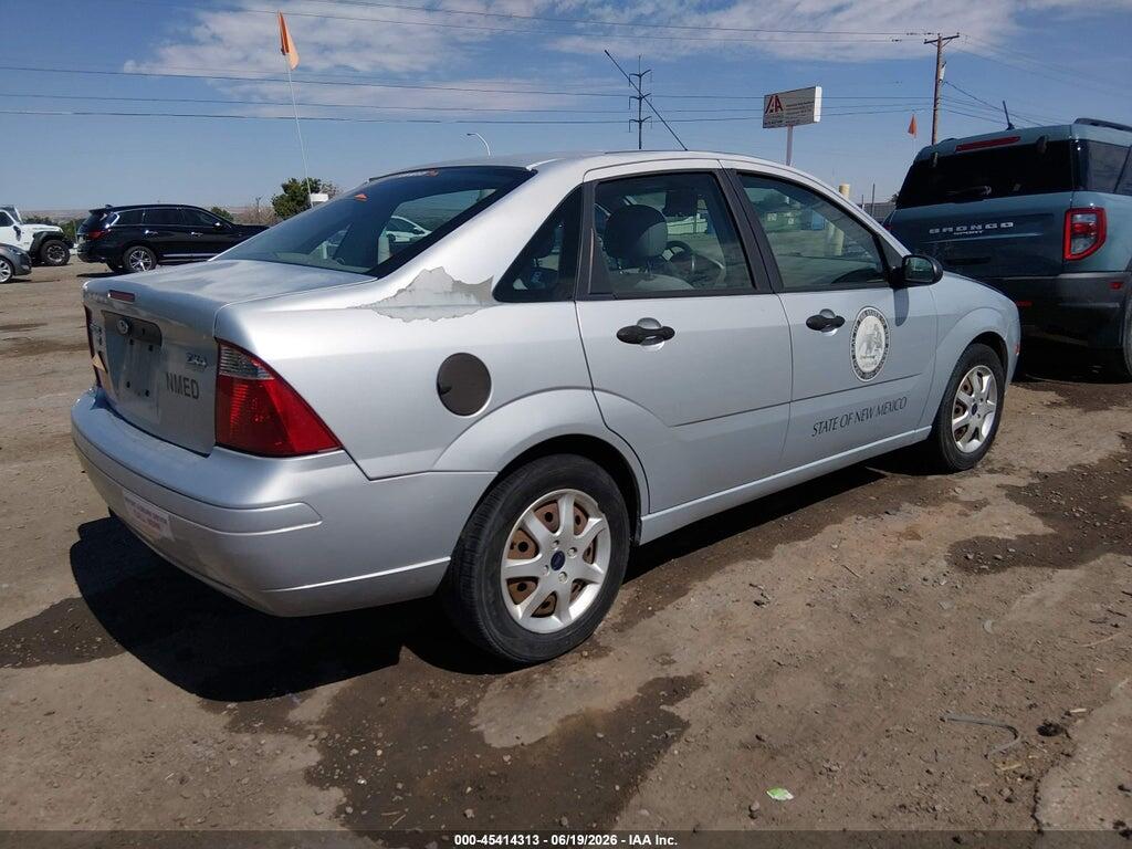 1FAFP34N35W283825 2005 FORD FOCUS photo no. 4