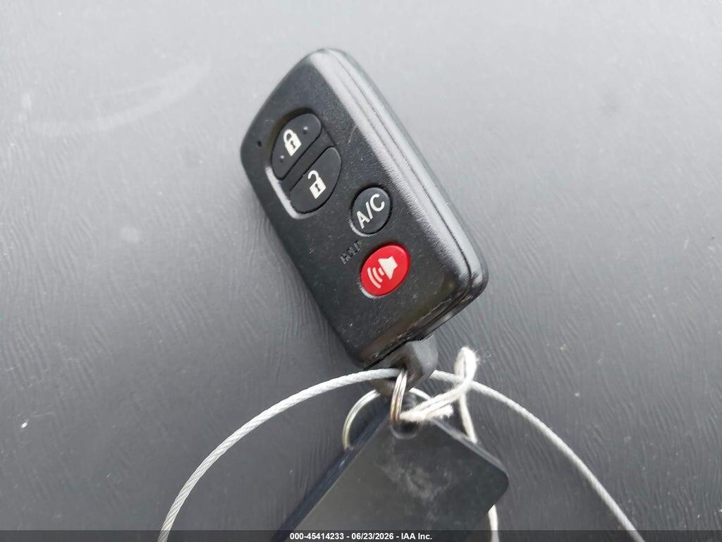 JTDKN3DP9E3050470 2014 TOYOTA PRIUS PLUG-IN photo no. 11