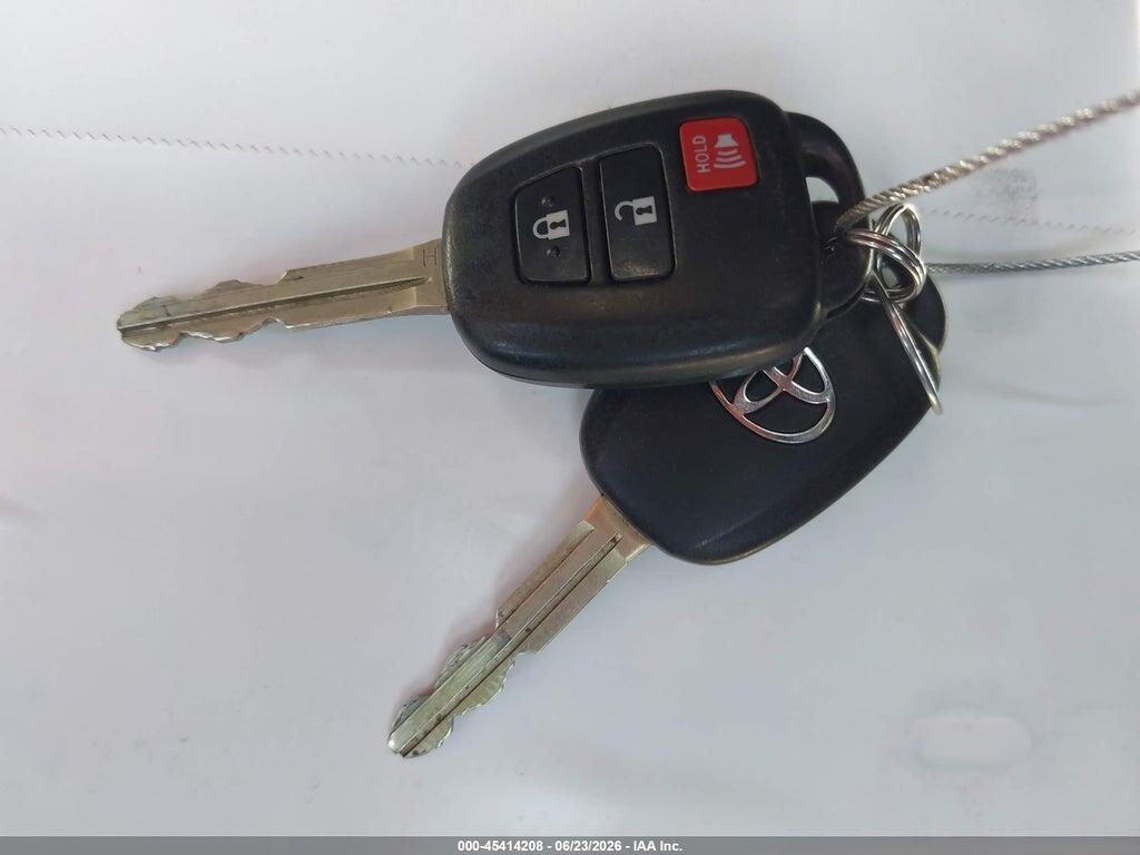 JTMRFREV8HJ113117 2017 TOYOTA RAV4 photo no. 11