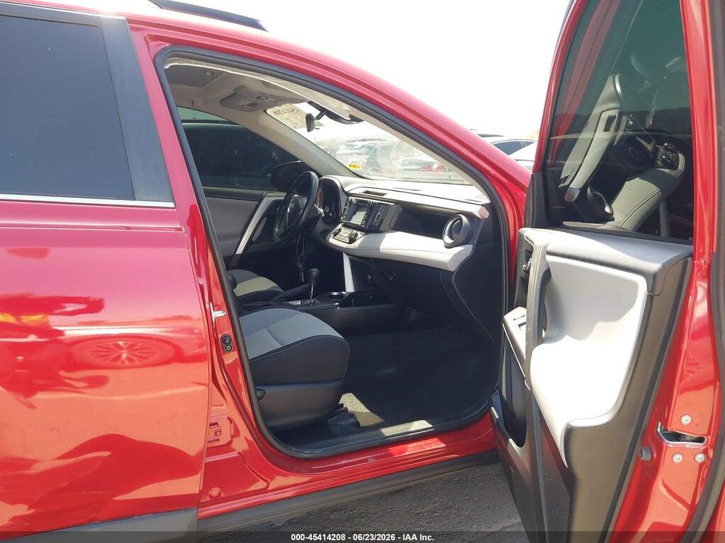JTMRFREV8HJ113117 2017 TOYOTA RAV4 photo no. 5