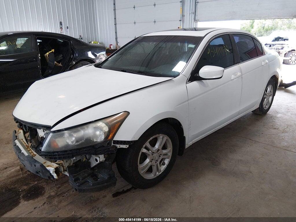 1HGCP2F88BA802778 2011 HONDA ACCORD photo no. 2