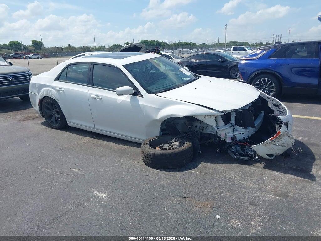 2C3CCABG1PH633363 2023 CHRYSLER 300 photo no. 1