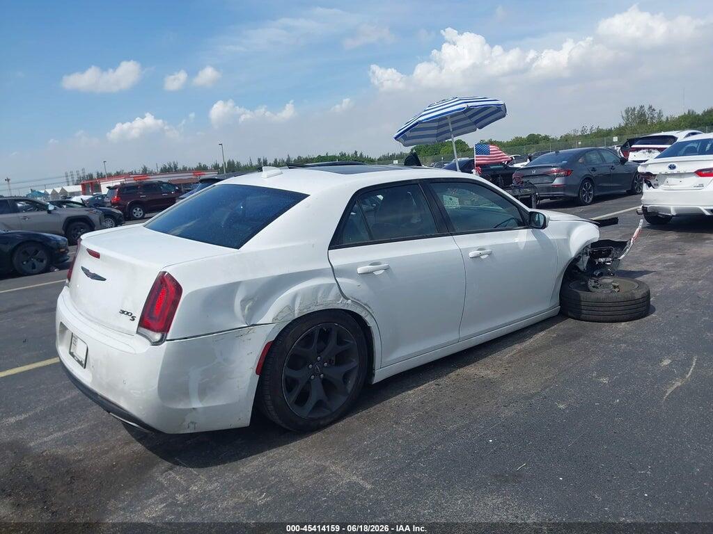2C3CCABG1PH633363 2023 CHRYSLER 300 photo no. 4